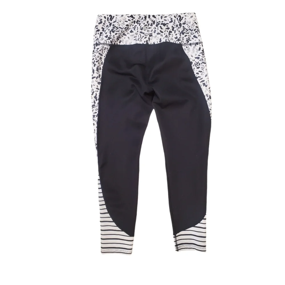 Apana Women's Black Animal Print 7/8 Workout Leggings‎ Medium